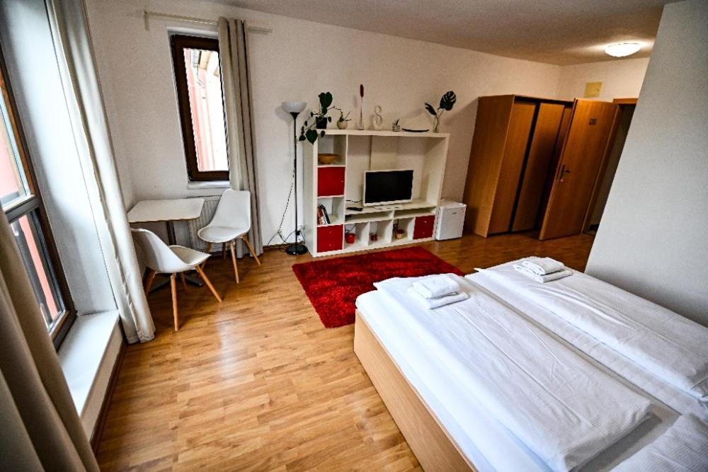 Aparthotel Faust Дечин Экстерьер фото