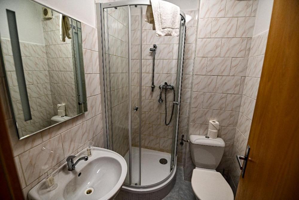 Aparthotel Faust Дечин Экстерьер фото